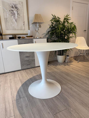 round dining table 1a.jpg