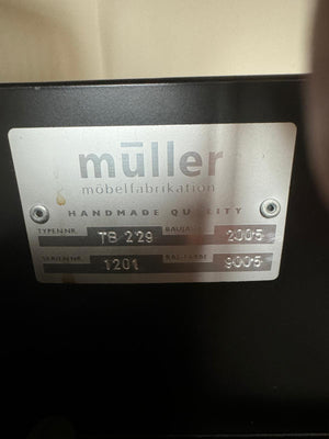 Desk 5.jpg