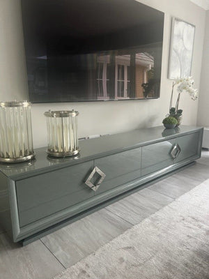 E.jpg