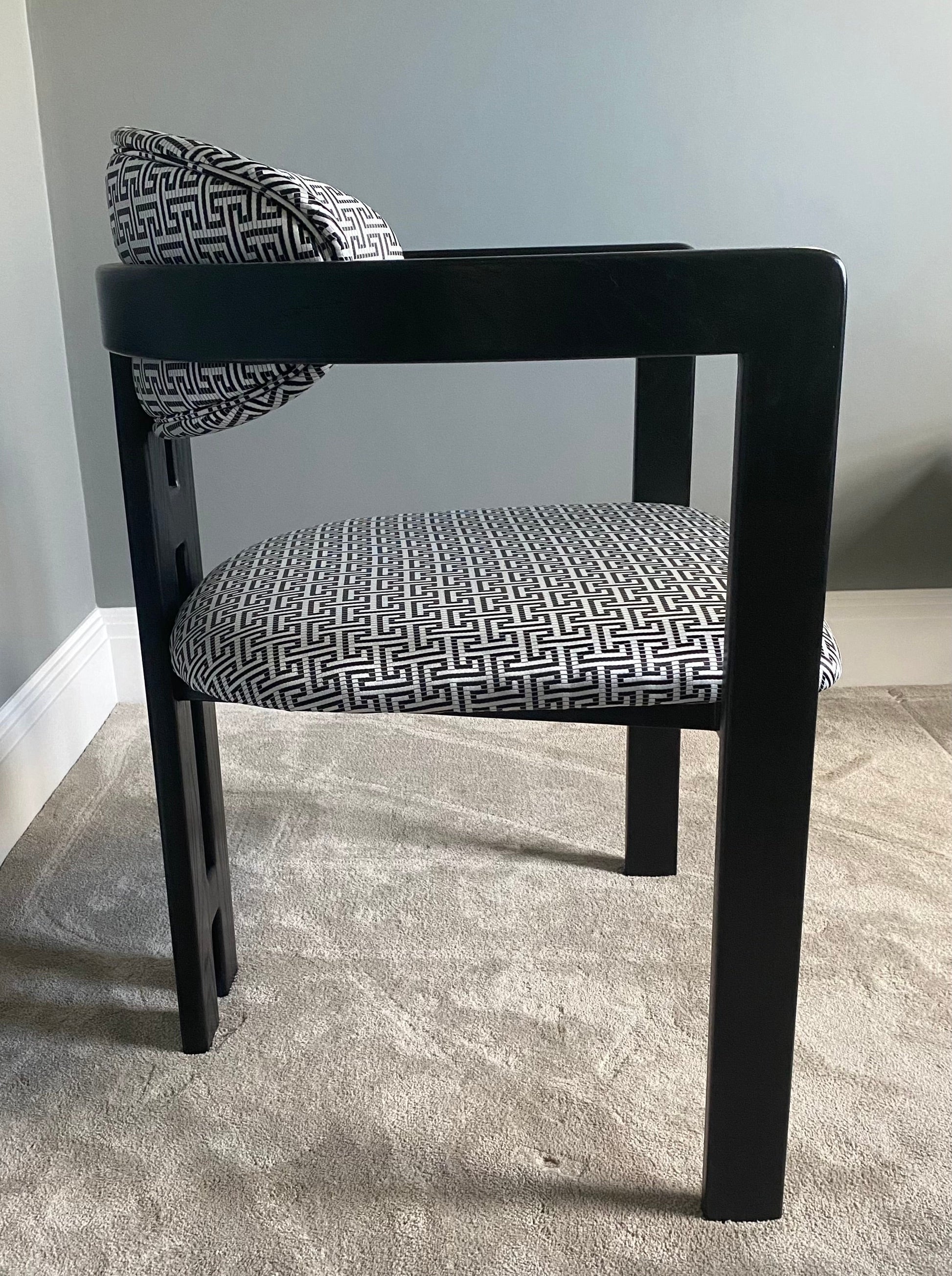 neo chair 3.jpg