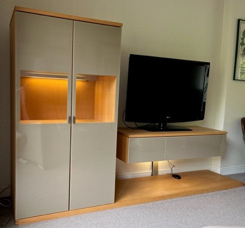 Pebble Display Unit Team 7 Cubus Display and Media unit, Alder & Pebble Glass