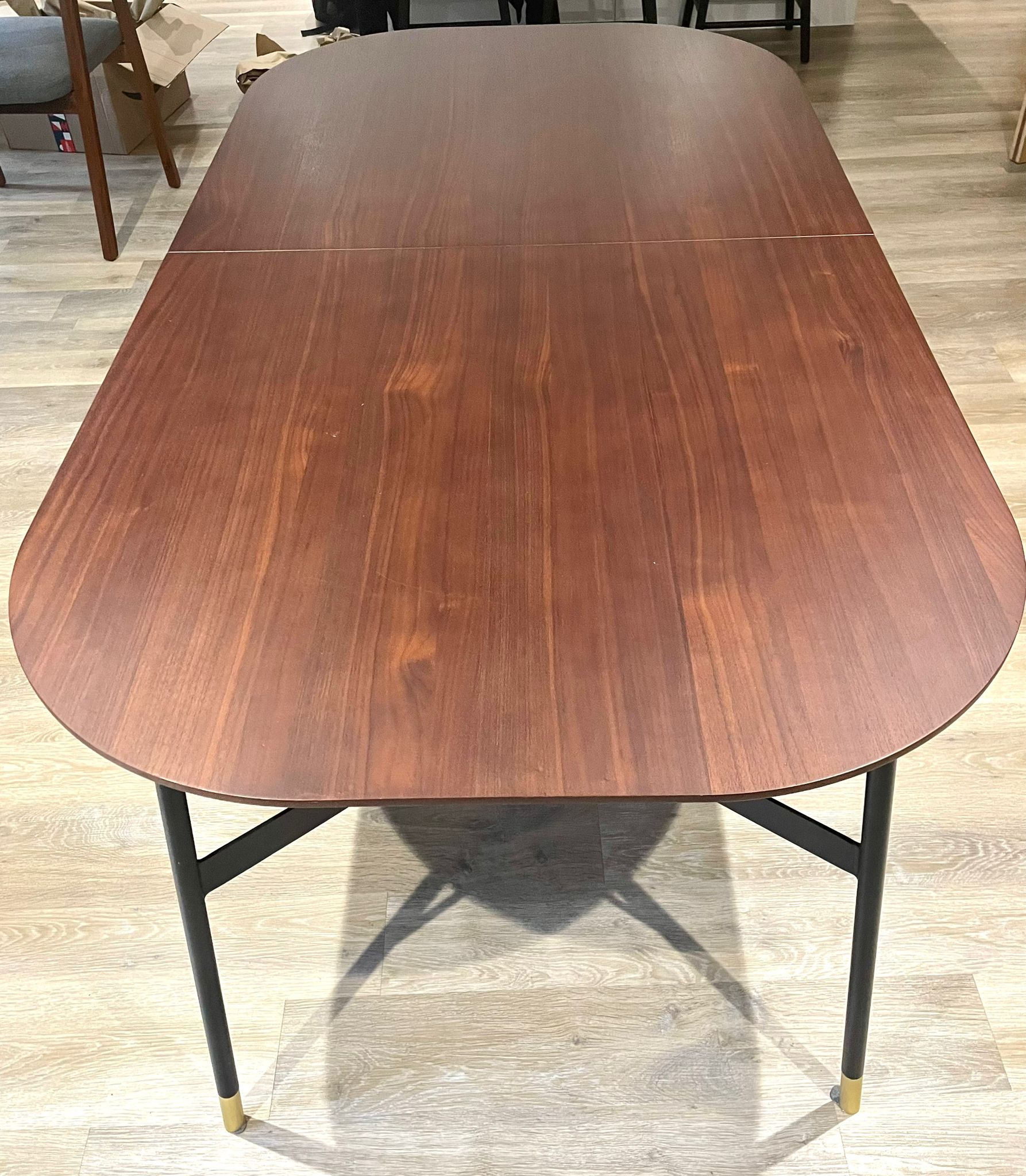 Extendable dining table 68 seater LOT.co.uk